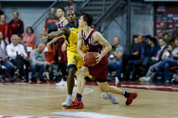 她们不仅展 她们不仅展