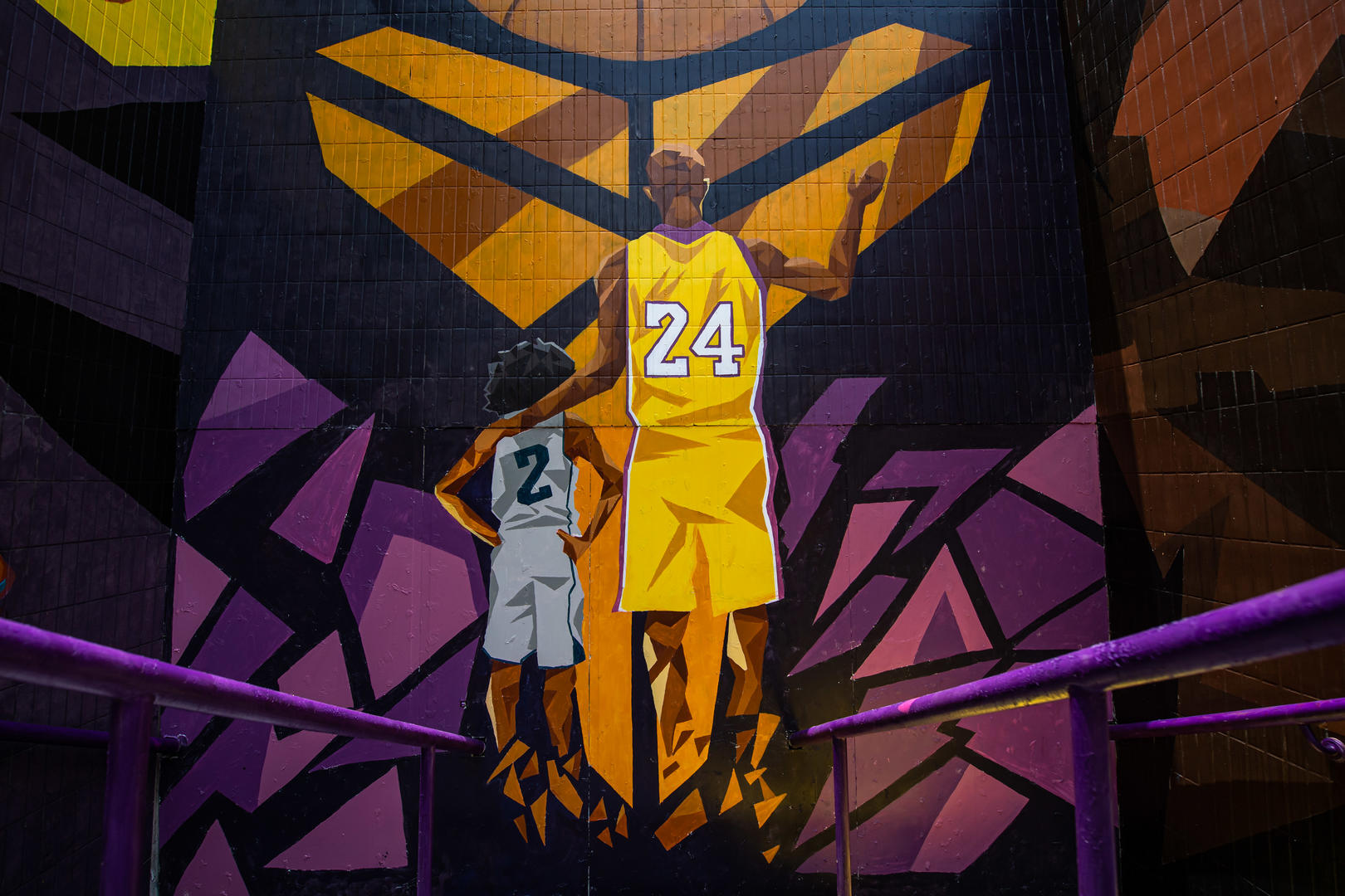 也凸显出他 也凸显出他