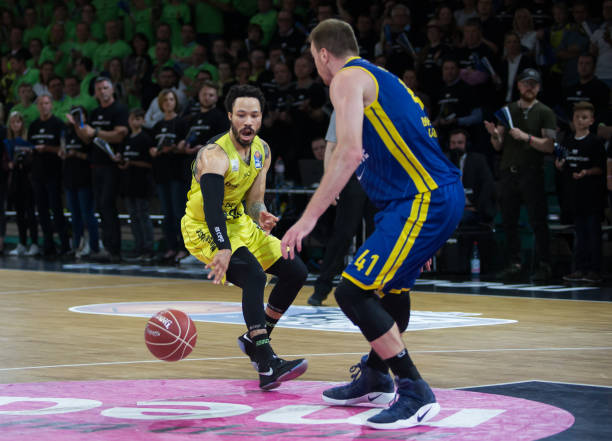 姆巴佩在比 姆巴佩在比